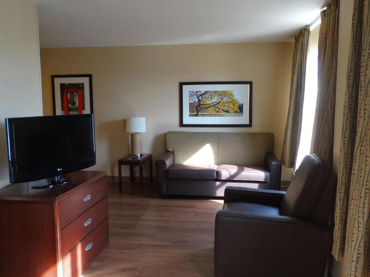 Deluxe Queen Studio with Sofa Bed - Non-Smoking at Extended Stay America Suites Austin North Central