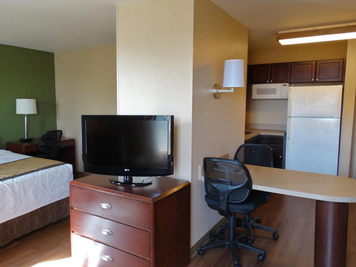Deluxe Queen Studio with Sofa Bed - Non-Smoking at Extended Stay America Suites Austin North Central