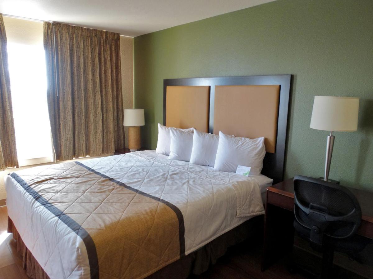 Deluxe Queen Studio with Sofa Bed - Non-Smoking at Extended Stay America Suites Austin North Central