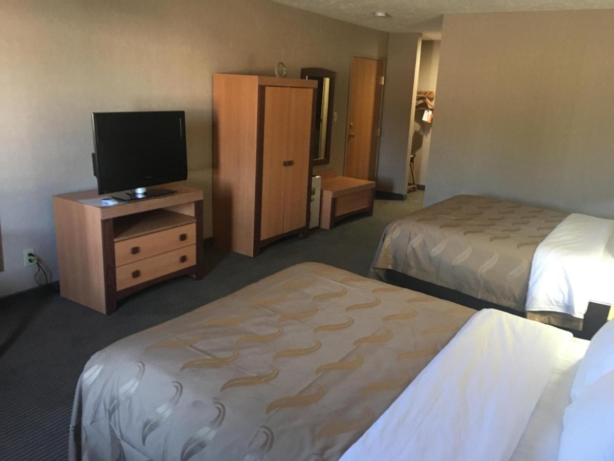 Deluxe Queen Room with Two Queen Beds at Quality Inn Nashville - Bloomington