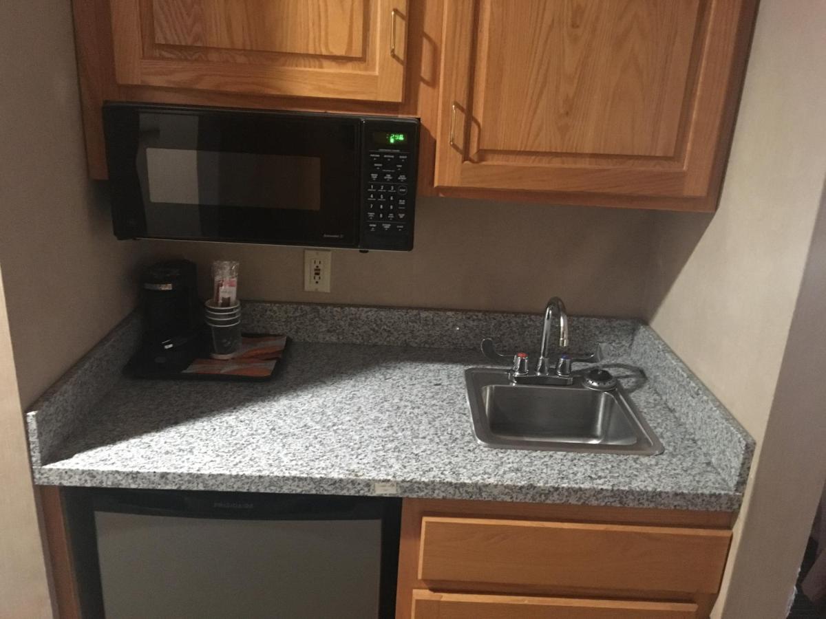 Deluxe Queen Room with Two Queen Beds at Quality Inn Nashville - Bloomington