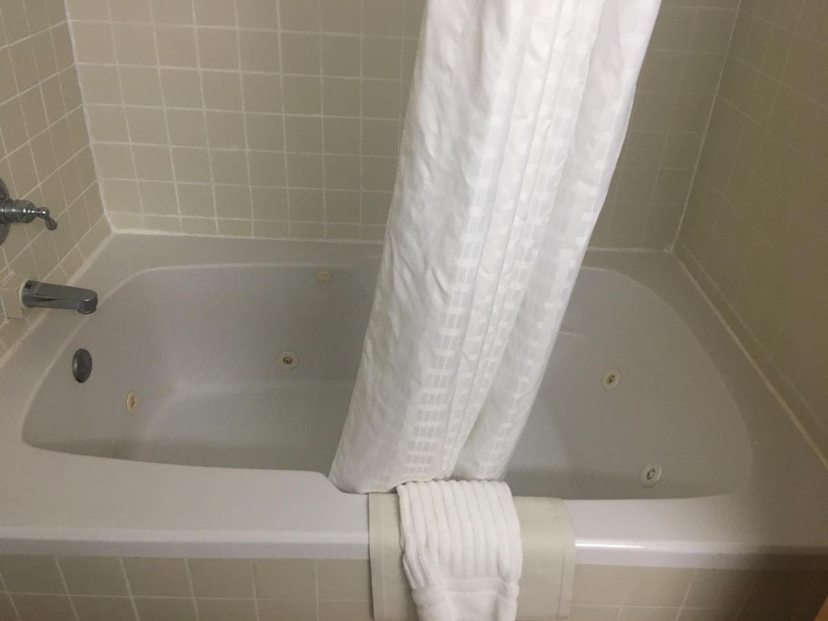 Deluxe Queen Room with Two Queen Beds at Quality Inn Nashville - Bloomington
