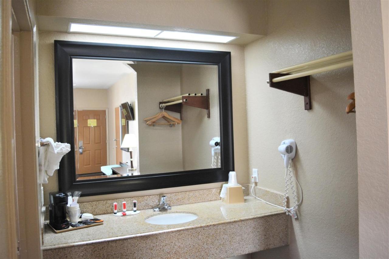 King Room - Non-Smoking at Super 8 by Wyndham Galveston