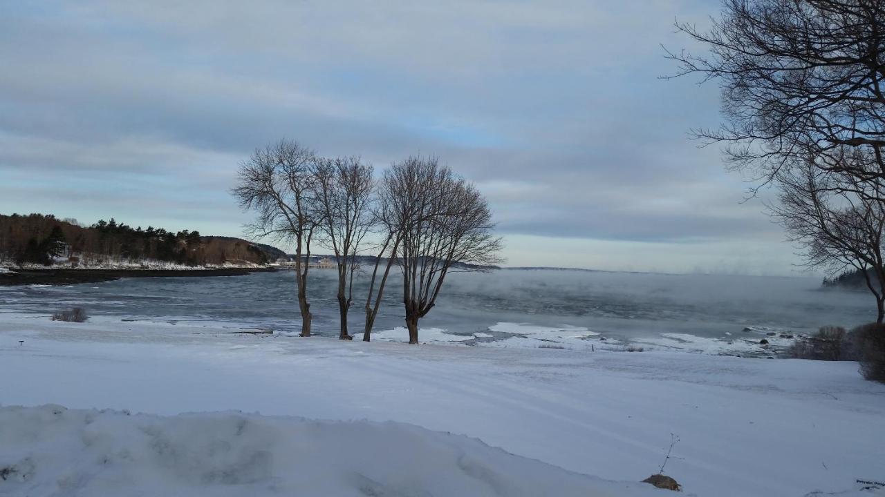 | Saltair Inn Waterfront B&B