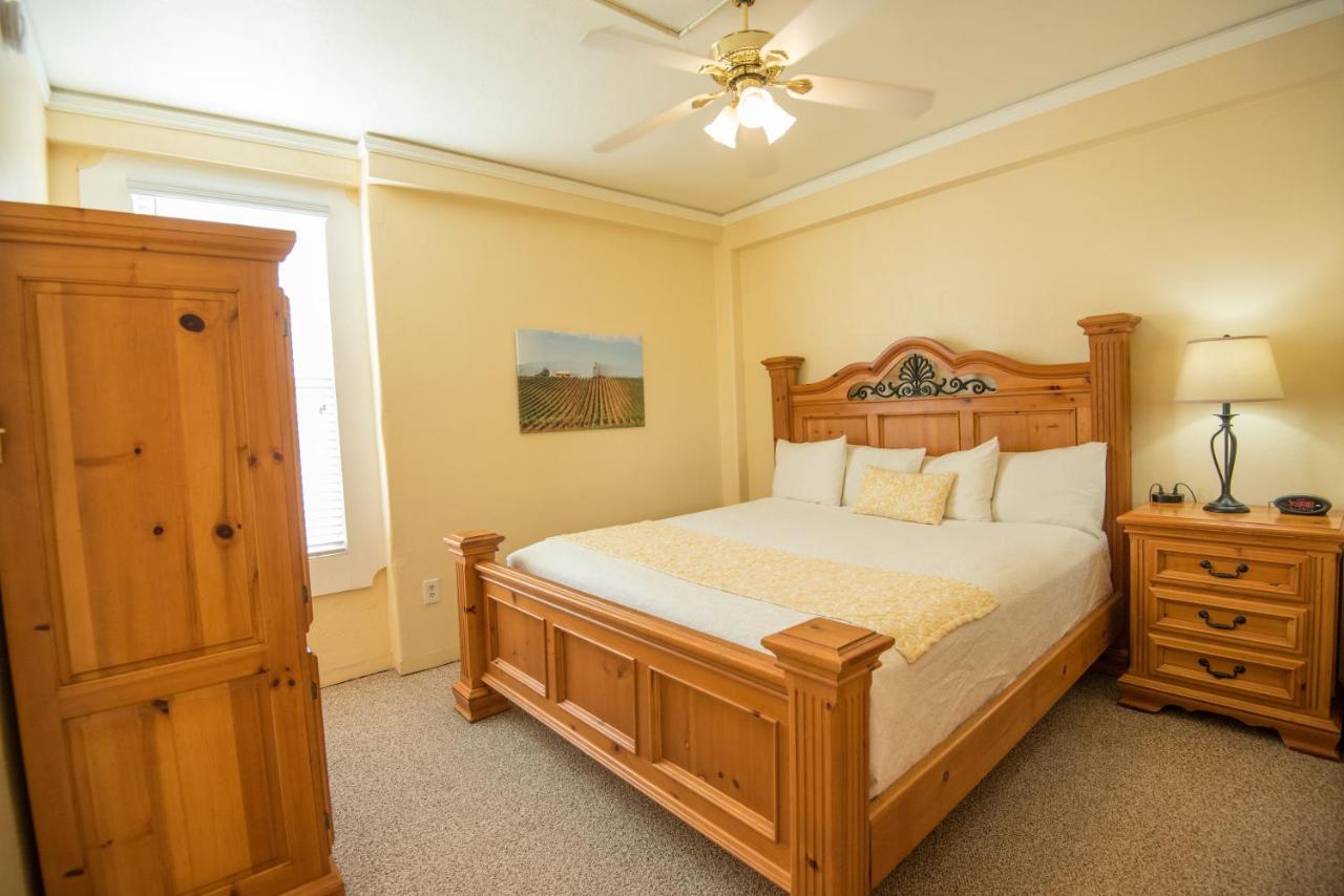  | Pismo Beach Hotel
