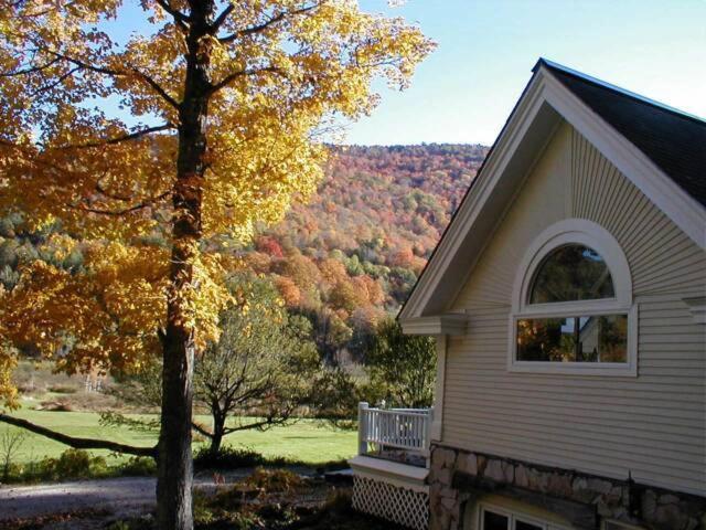 | Mountain Valley Retreat
