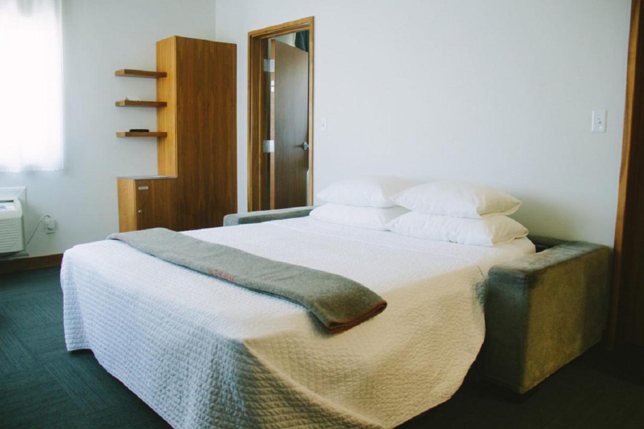 Queen Suite at Modern Hotel