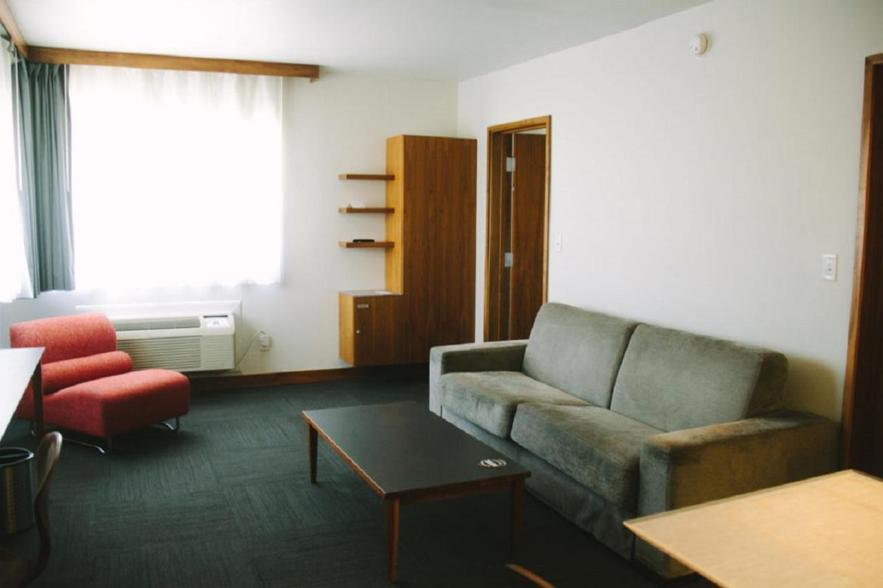 Queen Suite at Modern Hotel