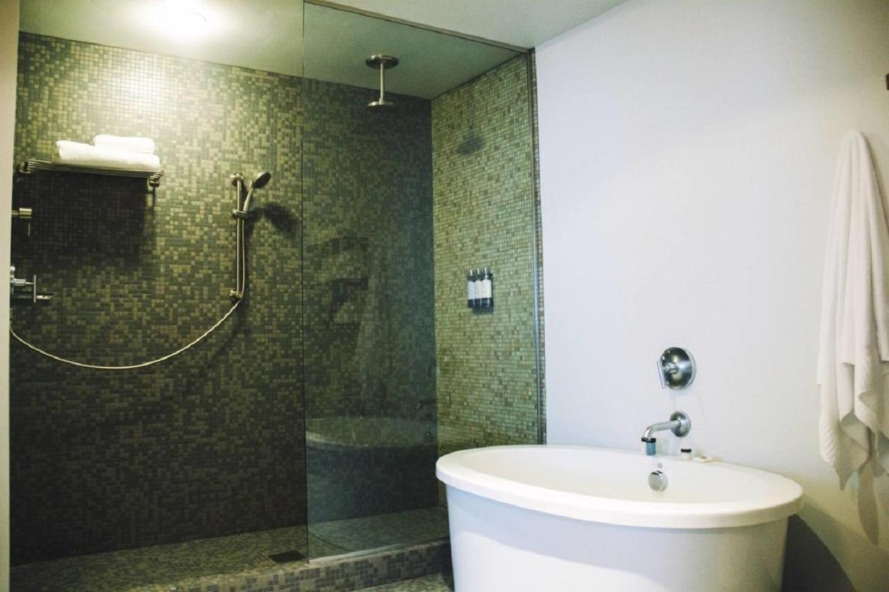 Queen Suite at Modern Hotel