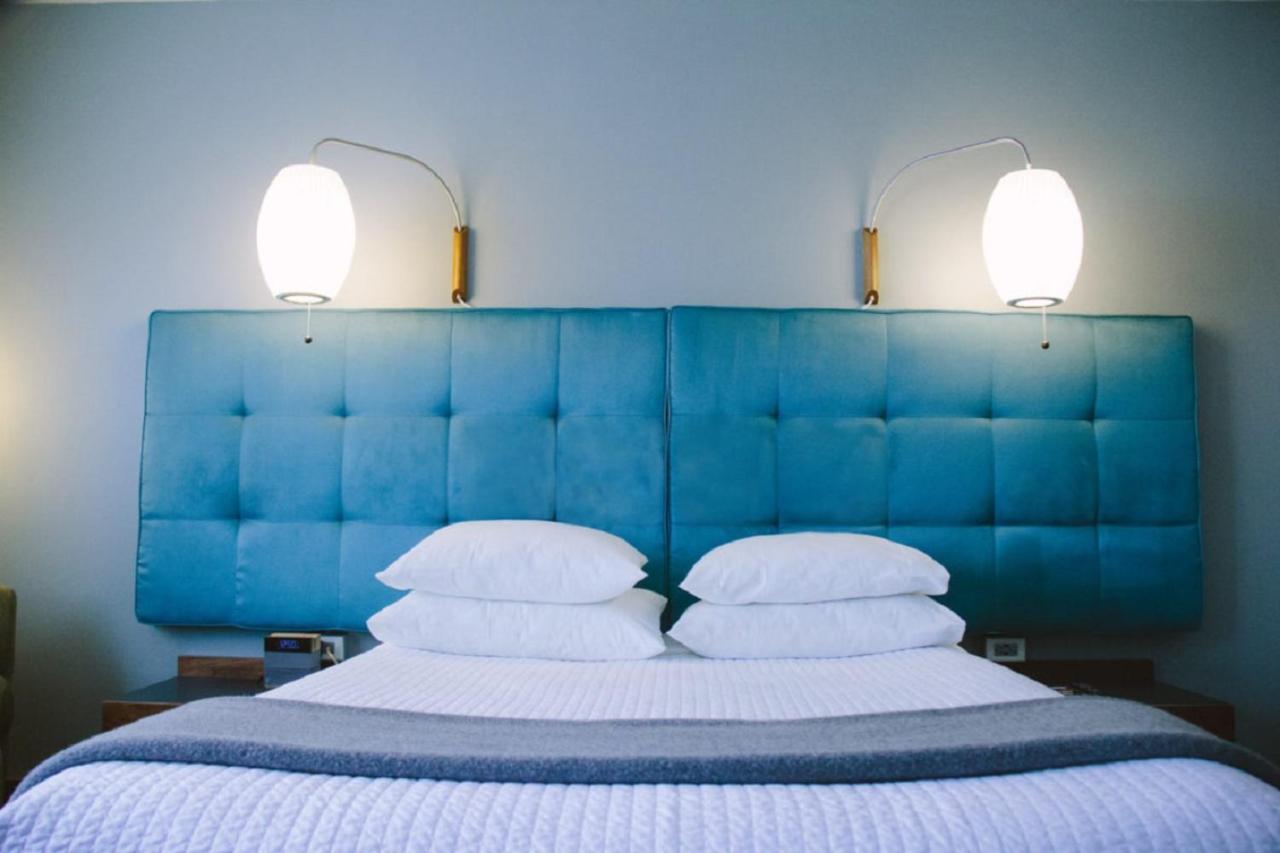 Queen Room at Modern Hotel