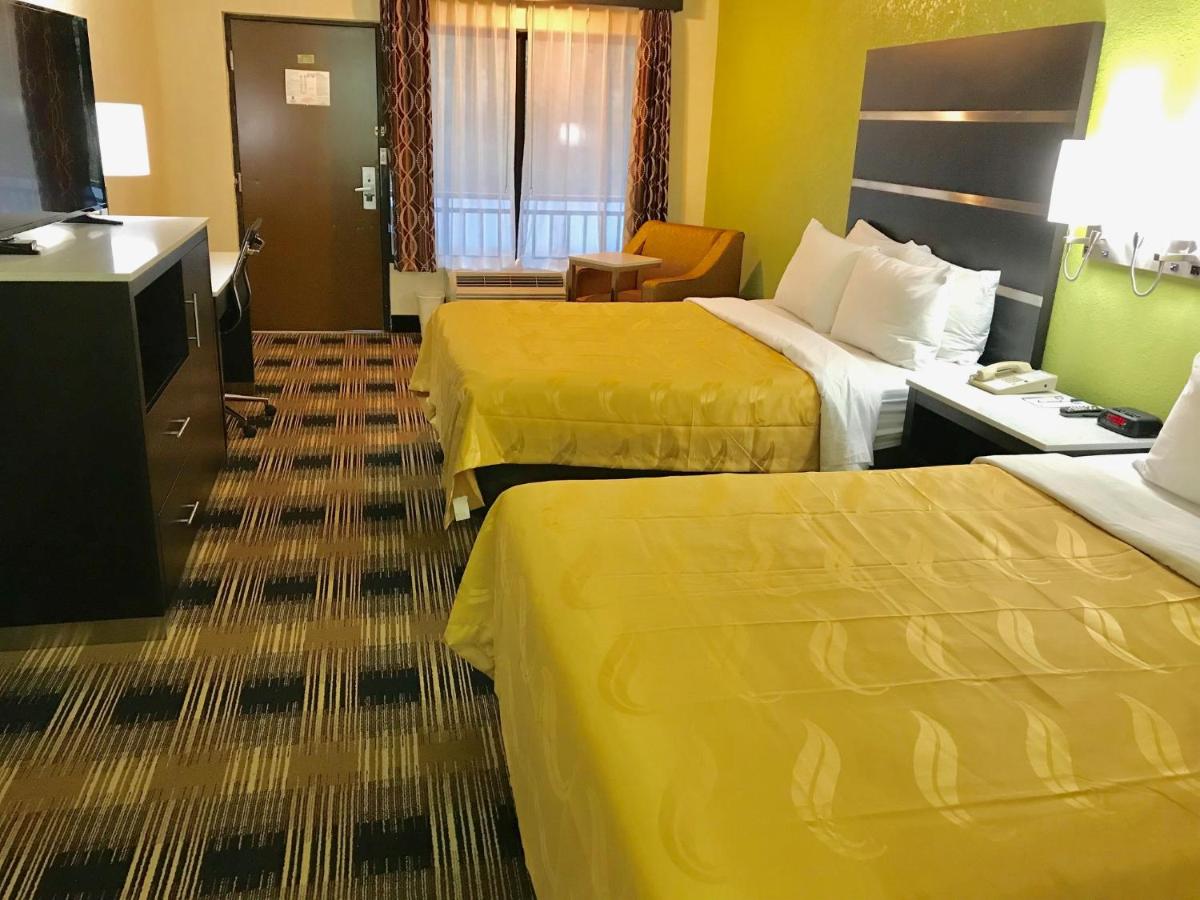 Queen Room with Two Queen Beds - Non-Smoking at Quality Inn & Suites Mt Chalet