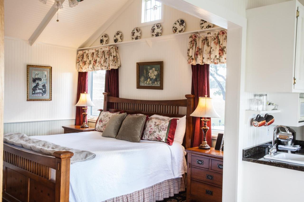 | Rose Hill Retreat AAA Four Diamond Inn
