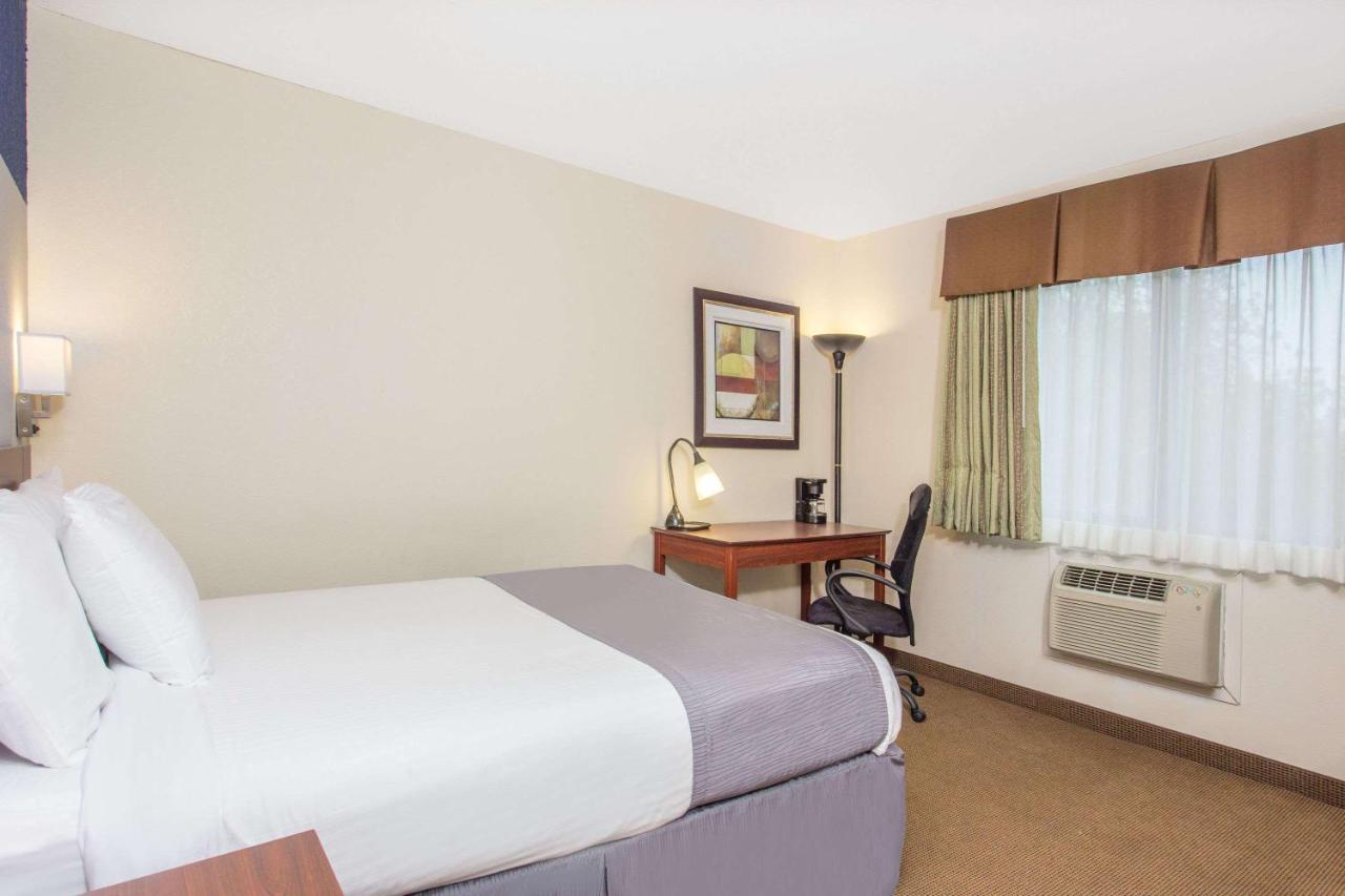 Triple Studio Suite - Non-Smoking at Baymont by Wyndham Dubuque