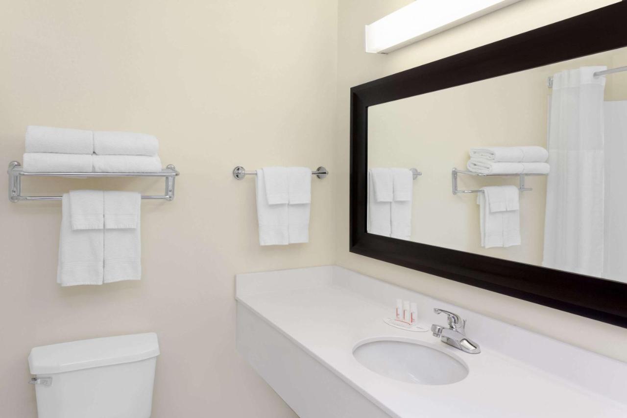 King Studio Suite - Non-Smoking at Baymont by Wyndham Fort Wayne