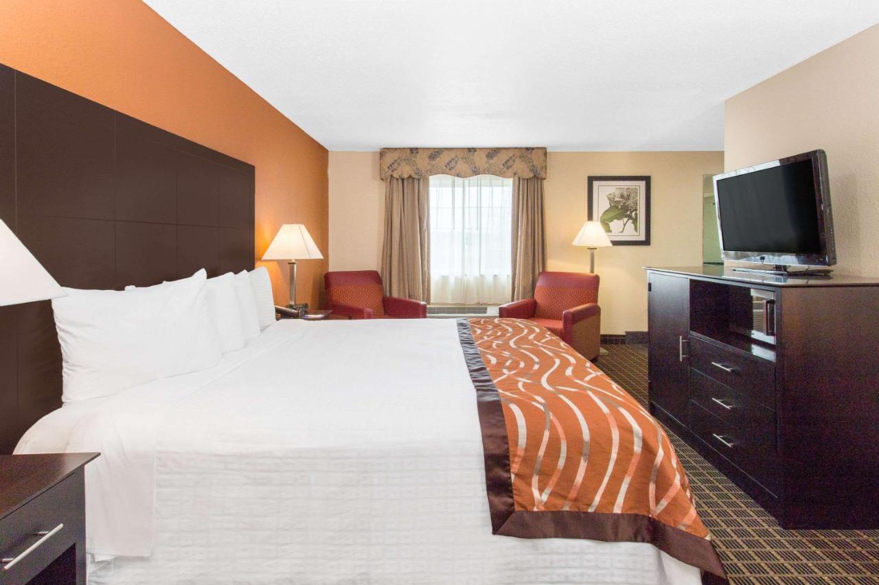 Deluxe King Studio Suite - Non-Smoking at Baymont by Wyndham Muskegon