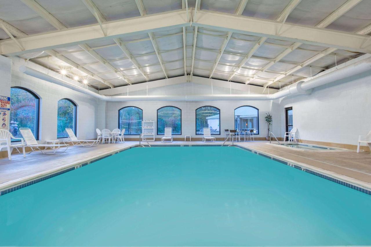 | Baymont by Wyndham Bartonsville Poconos