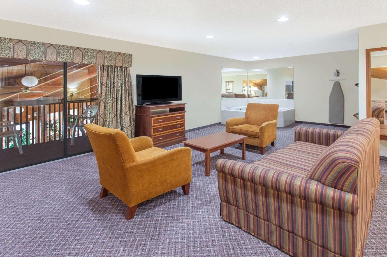 | Baymont by Wyndham Smyrna