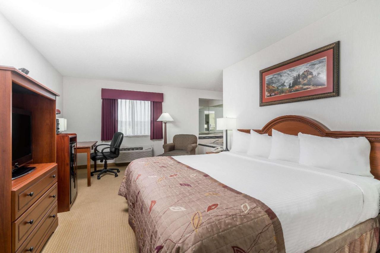 King Room - Non-Smoking at Baymont by Wyndham Marshfield