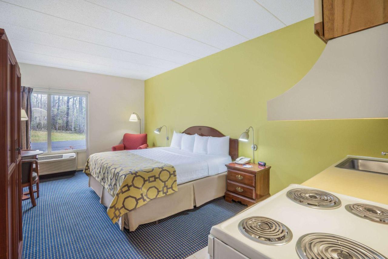 | Baymont by Wyndham Warrenton