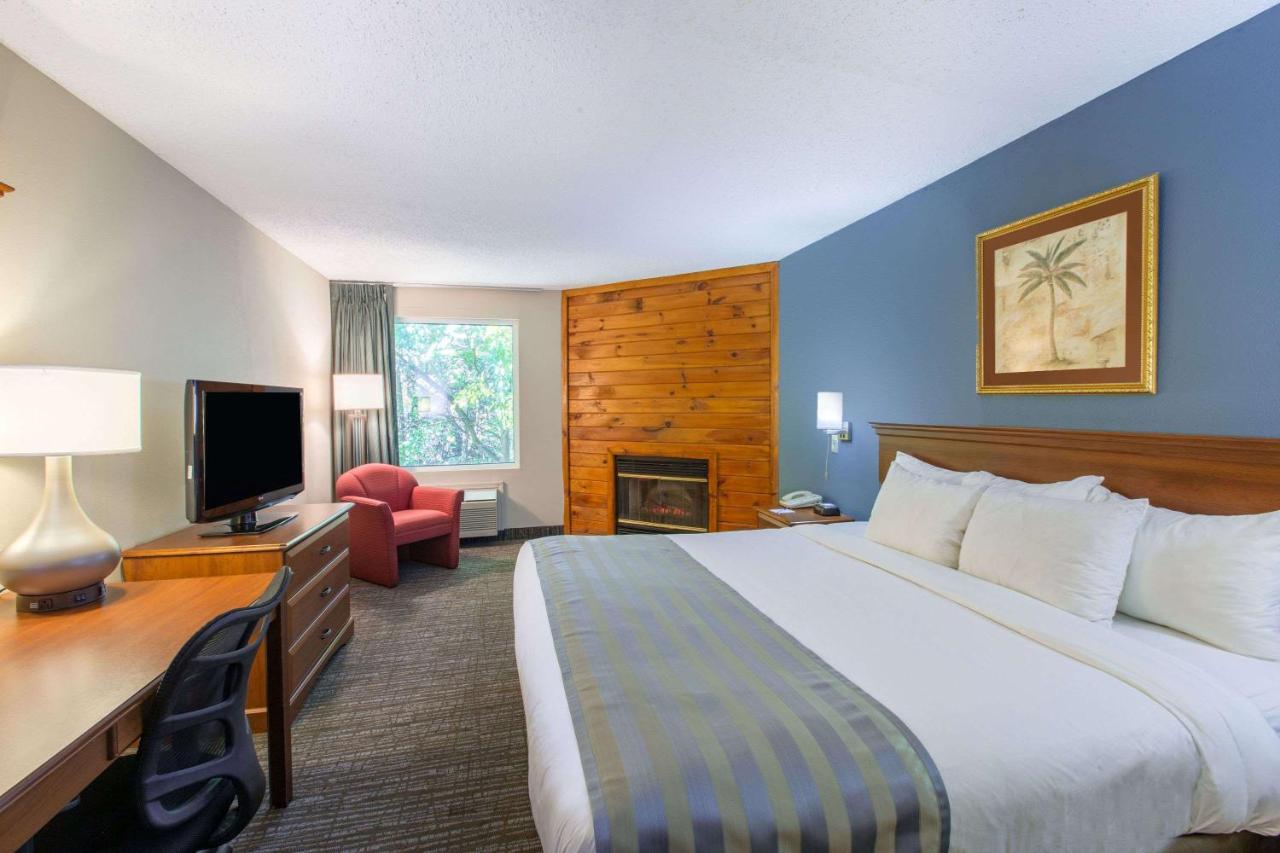 | Baymont by Wyndham Bartonsville Poconos