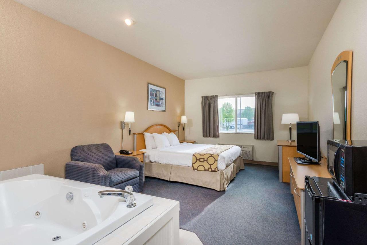 Deluxe King Room - Non-Smoking at Baymont by Wyndham Noblesville