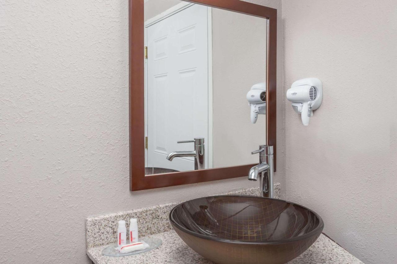 Double Room - Non-Smoking at Baymont by Wyndham Delavan Near Lake Geneva