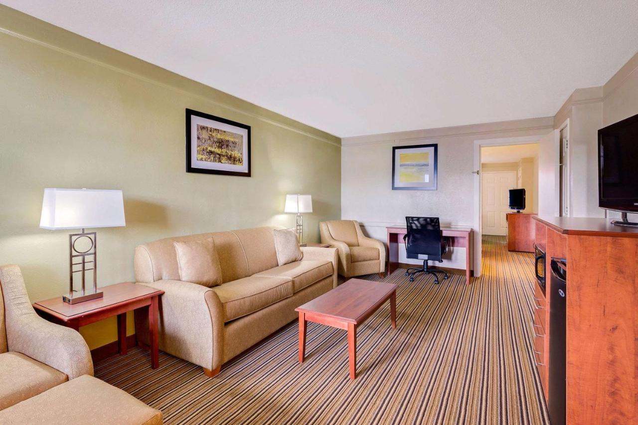Deluxe Double Suite - Non-Smoking at Baymont by Wyndham Jacksonville Orange Park