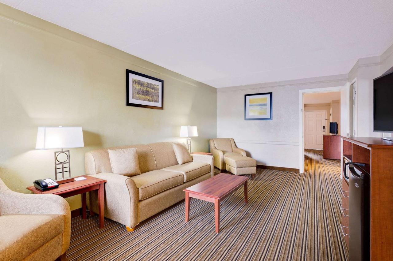 Deluxe Double Suite - Non-Smoking at Baymont by Wyndham Jacksonville Orange Park