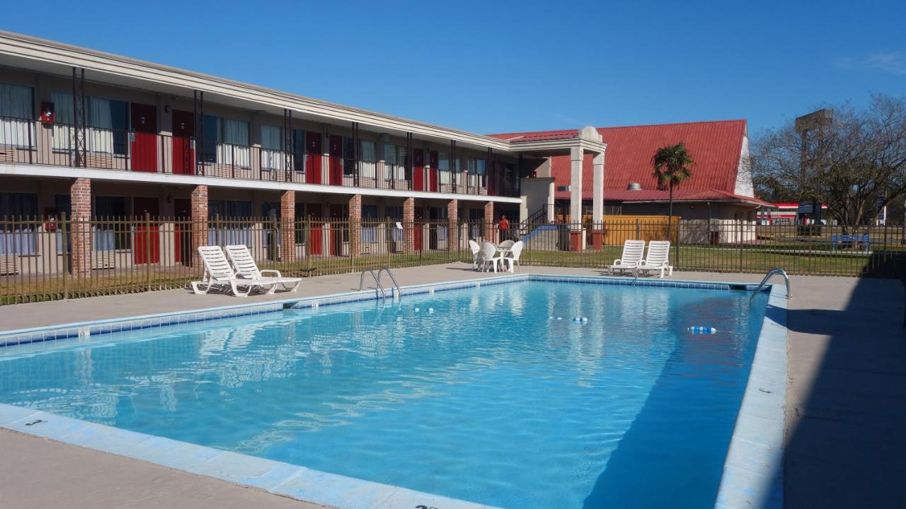 | Baton Rouge West Inn