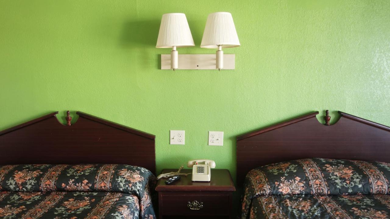 | Baton Rouge West Inn