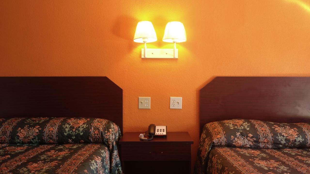 | Baton Rouge West Inn