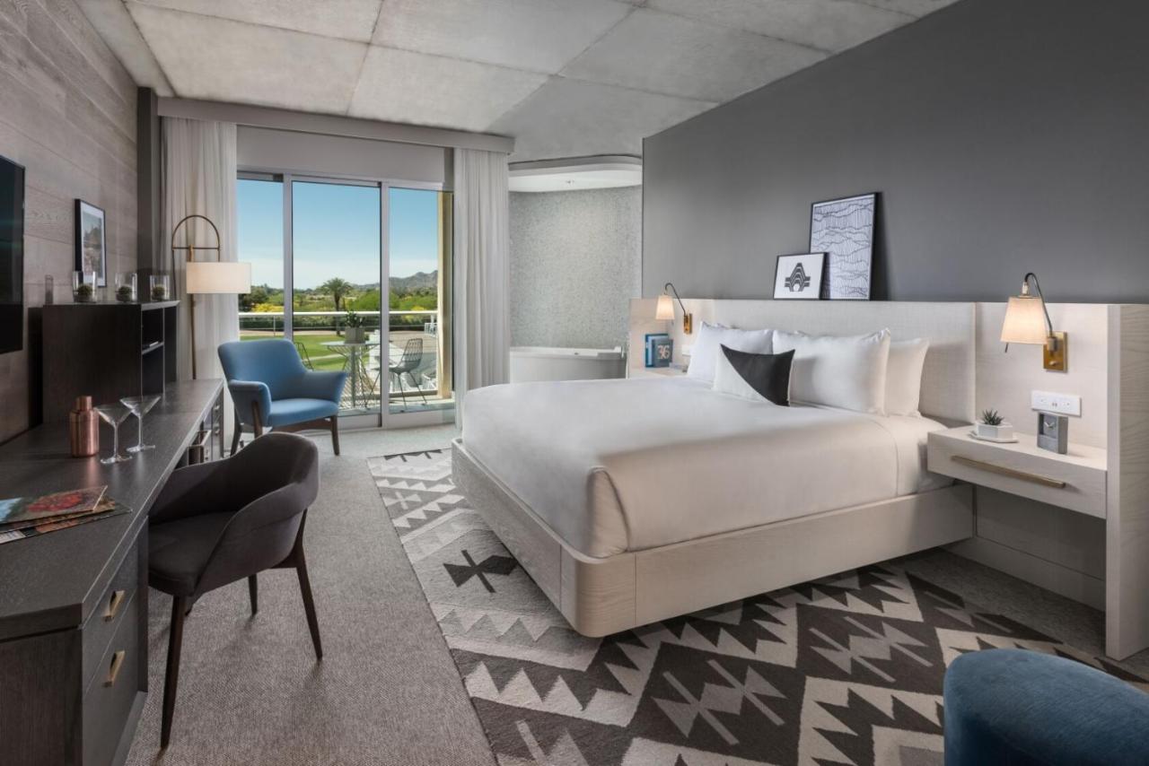 Immerse Premium King at Mountain Shadows Resort Scottsdale