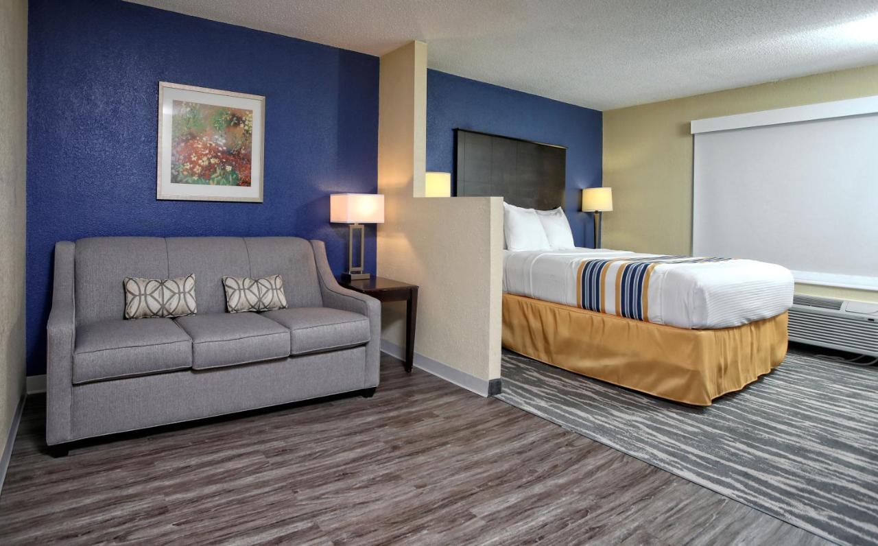King Studio with Sofa Bed at Eagles Nest Inn