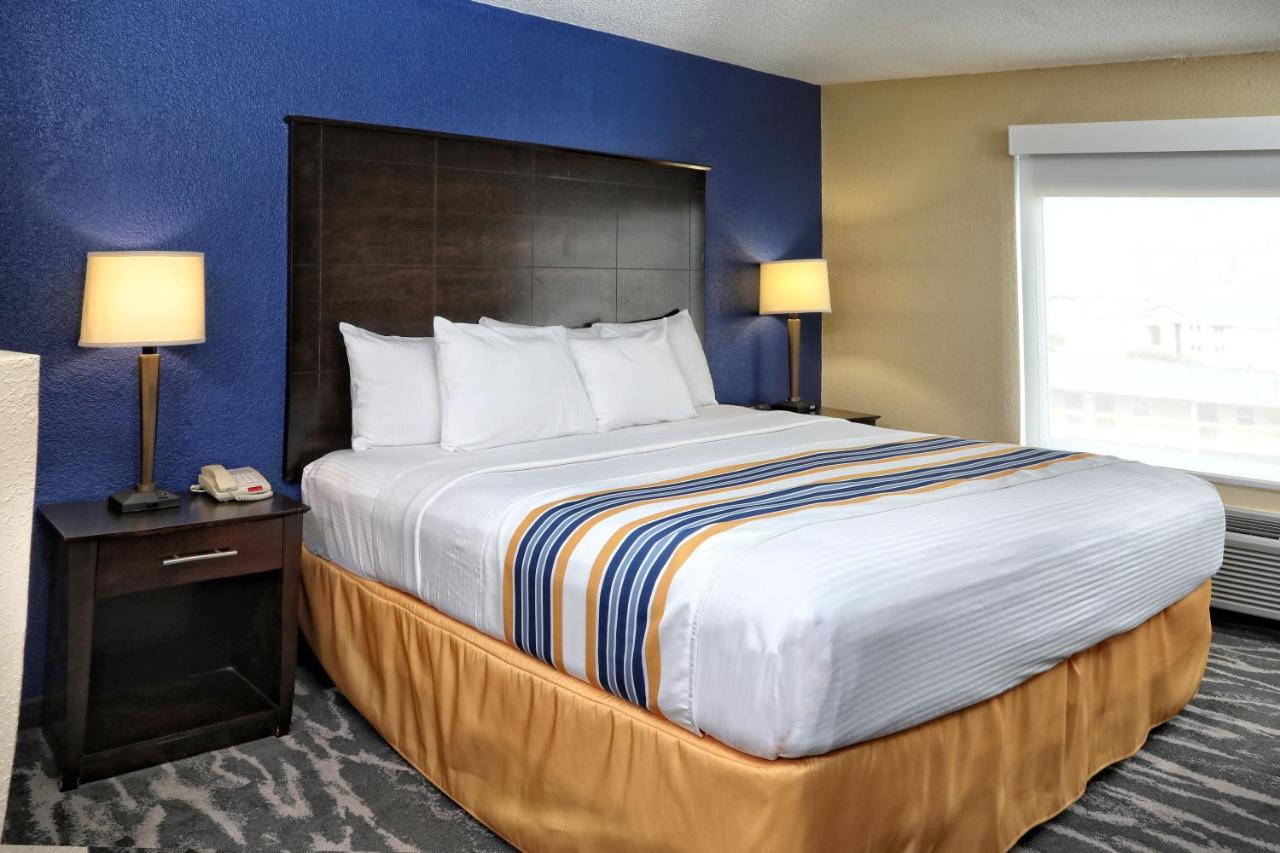 King Room - Disability Access at Eagles Nest Inn