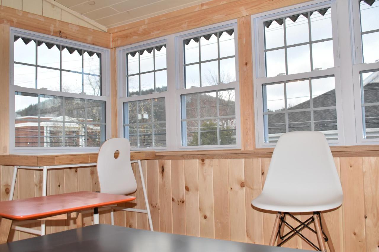 | The Deers Head Inn Tavern