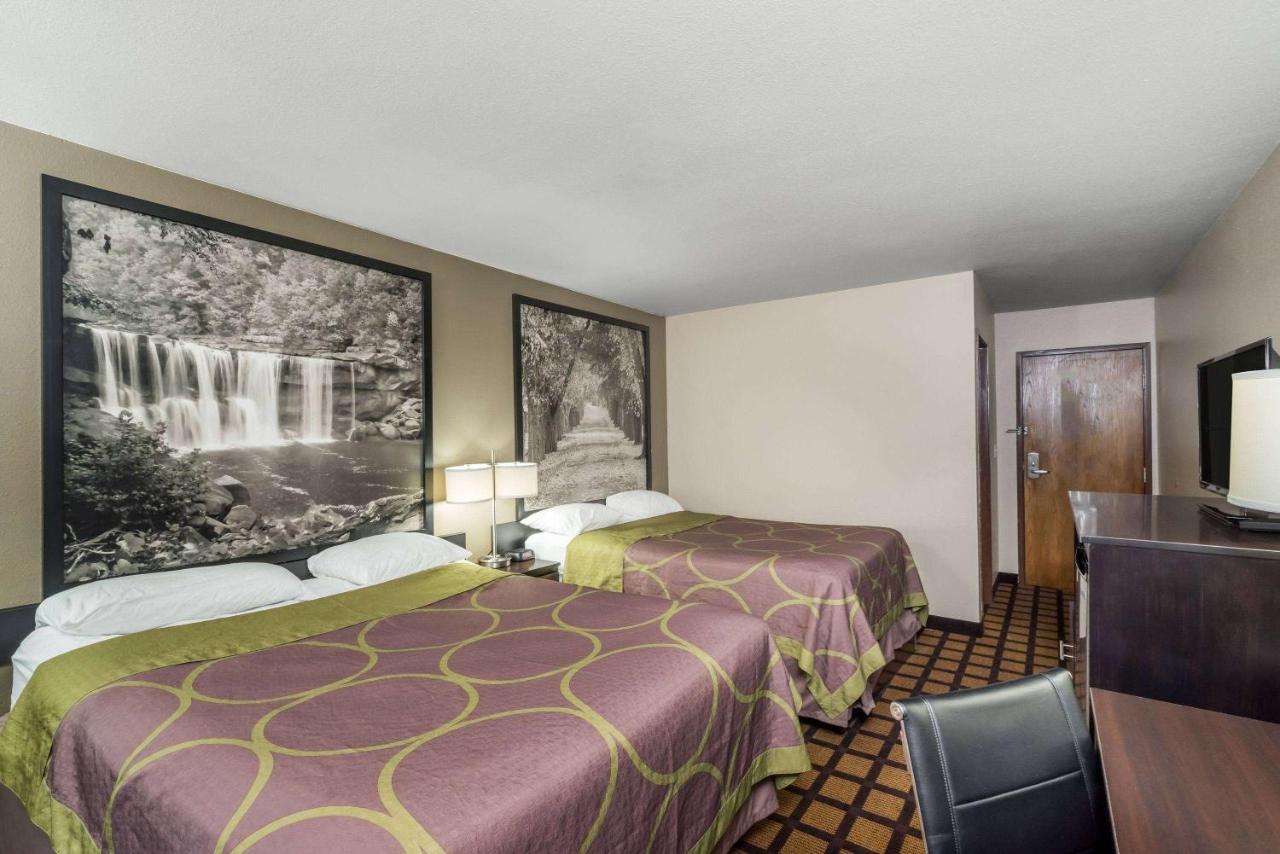 | Super 8 by Wyndham Munfordville KY