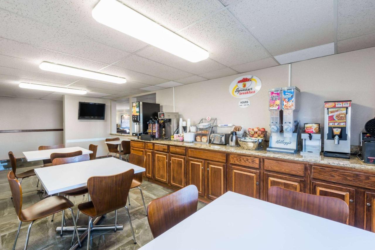  | Super 8 by Wyndham Henderson North East Denver