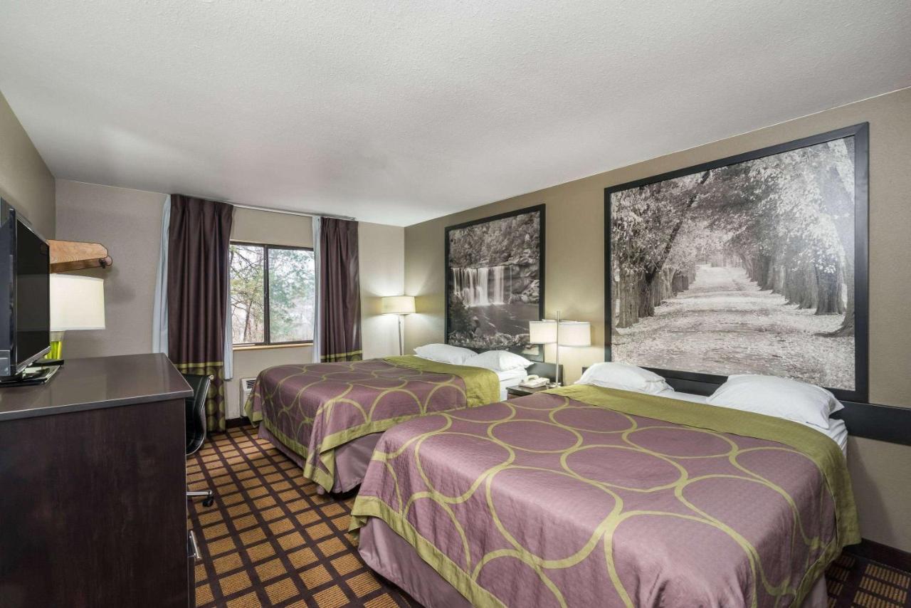 | Super 8 by Wyndham Munfordville KY