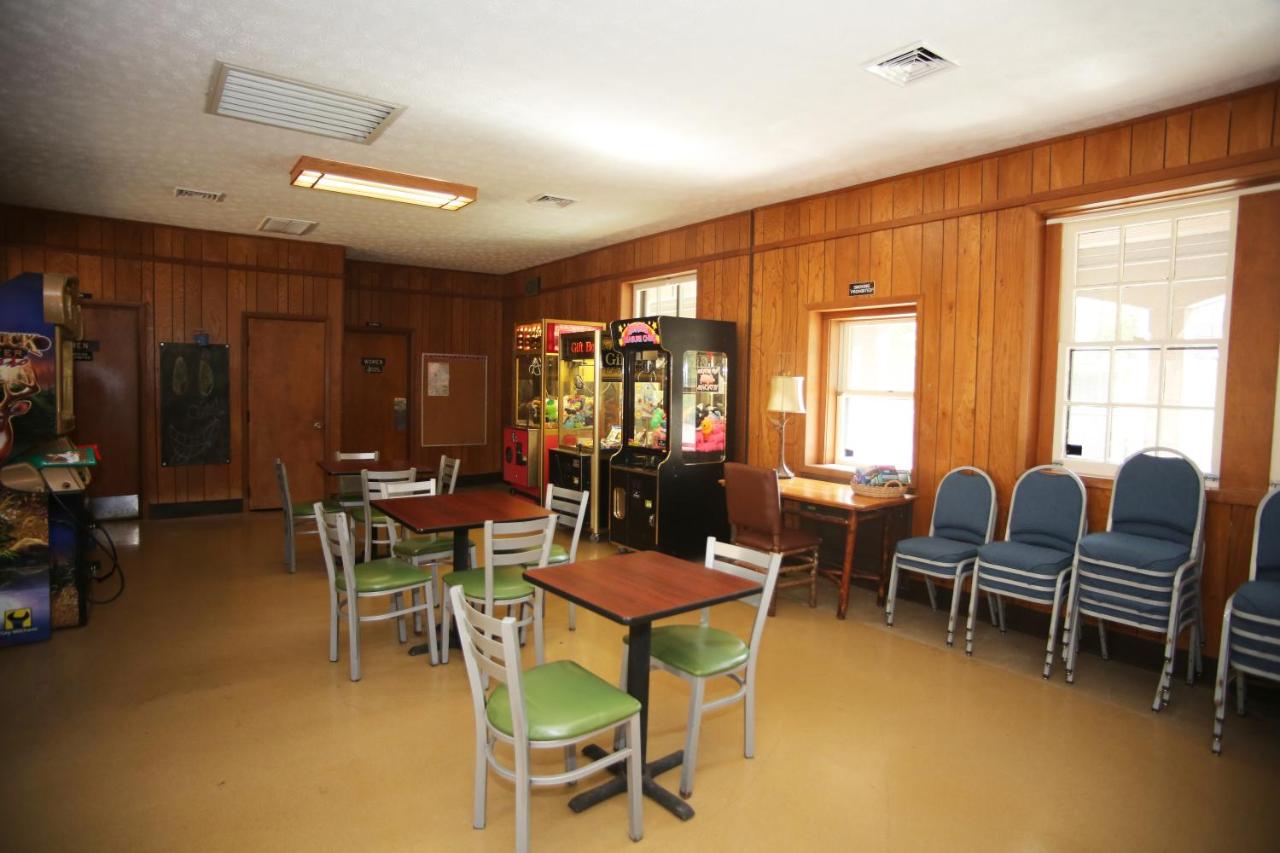 | Canyon Inn