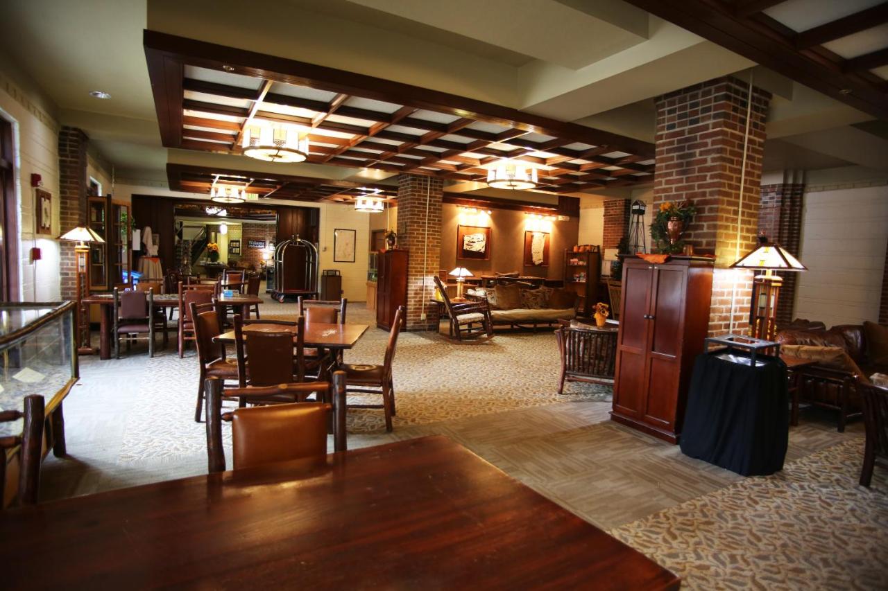 | Canyon Inn