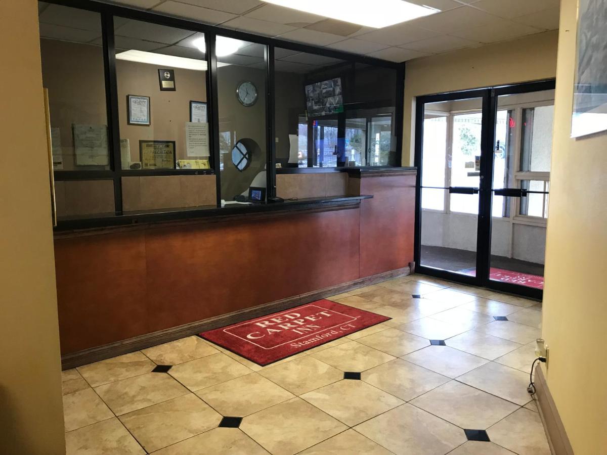 | Red Carpet Inn - Stamford