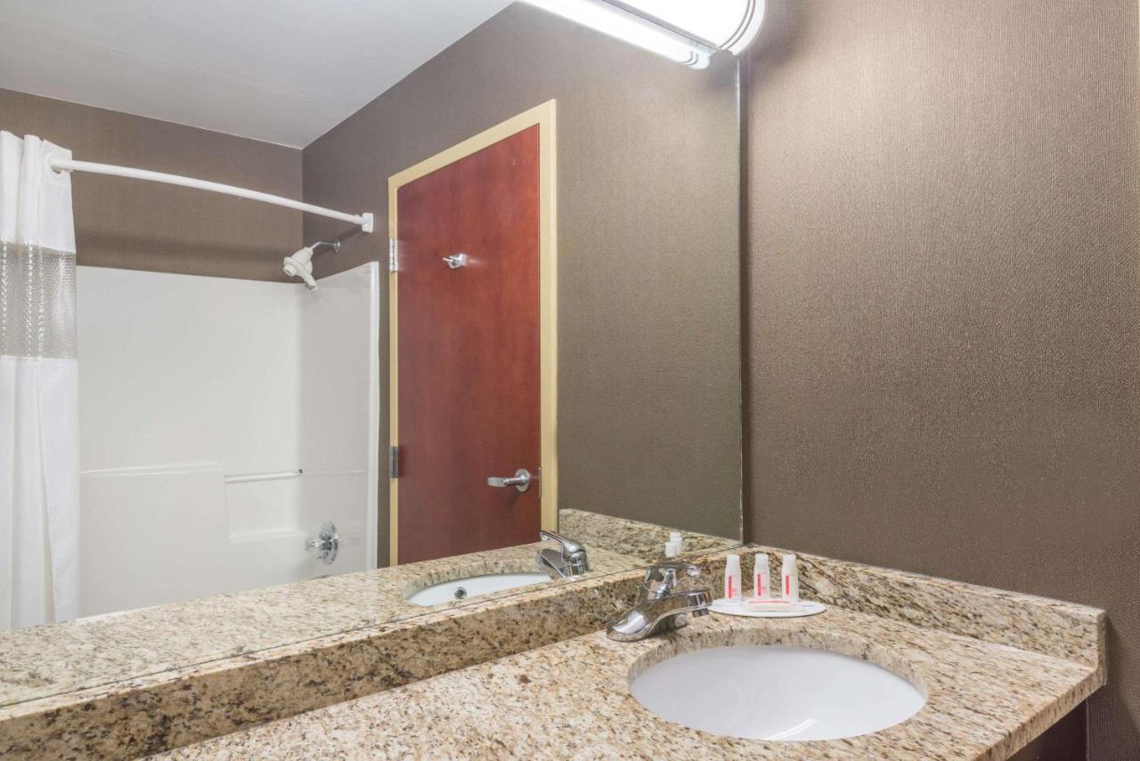 | Ramada Hotel Ashland-Catlettsburg