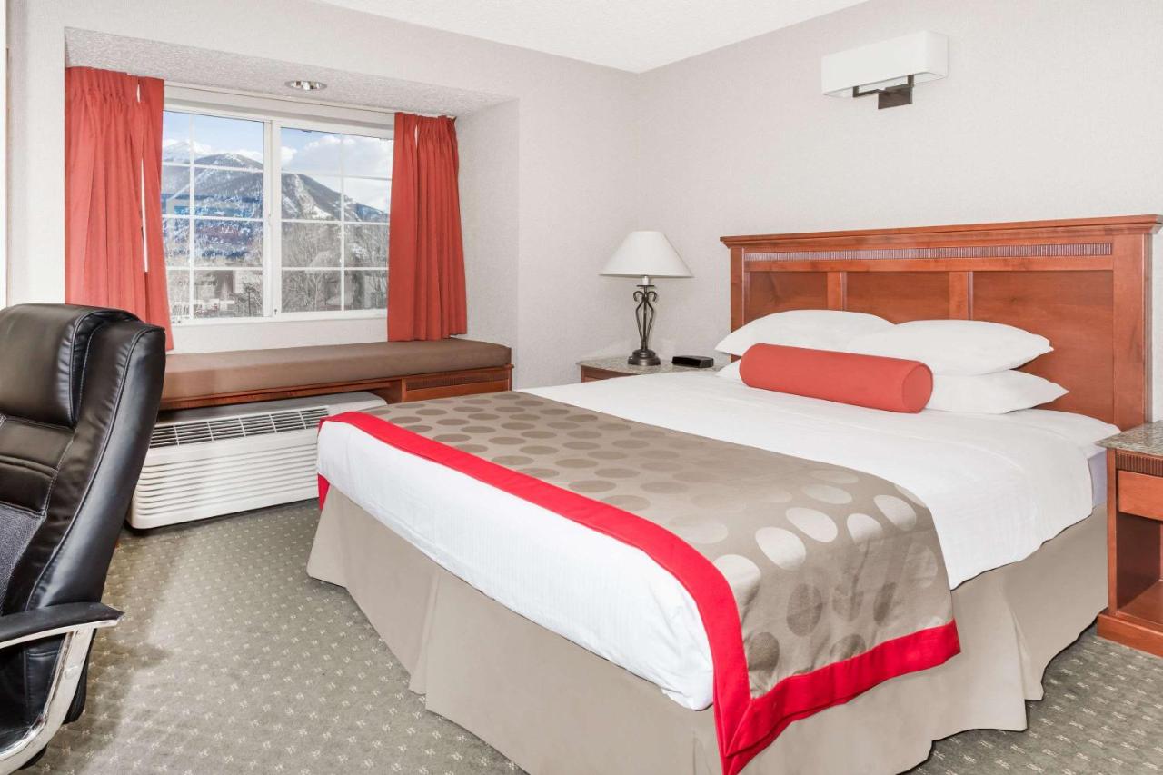 Queen Room - Non-Smoking at Ramada by Wyndham Frisco