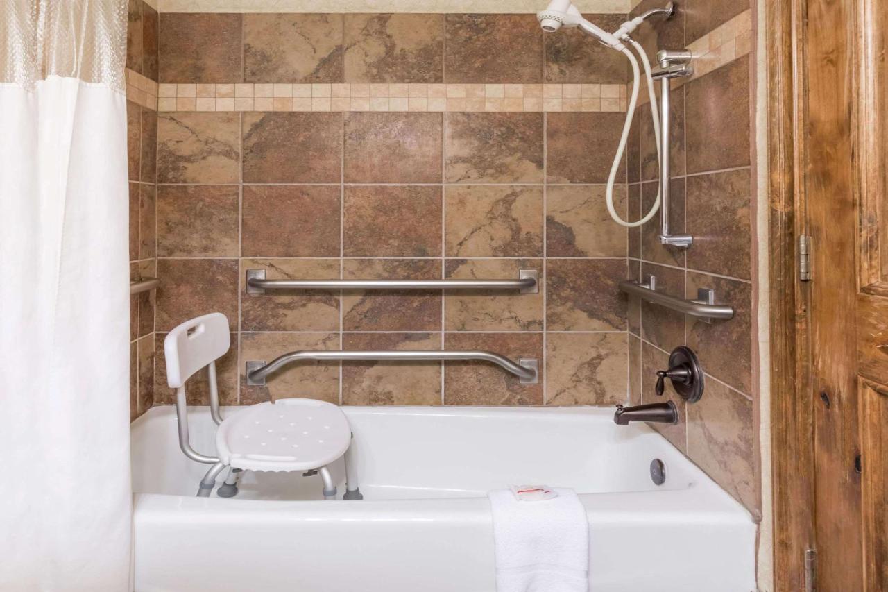 Queen Room - Mobility Access/Non-Smoking at Ramada by Wyndham Frisco