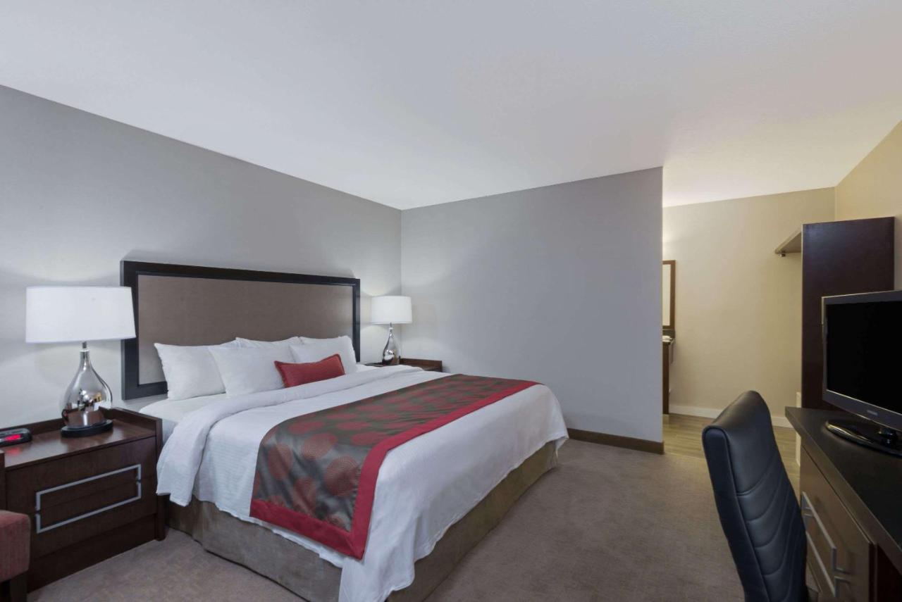 King Room - Non-Smoking at Ramada by Wyndham Boston