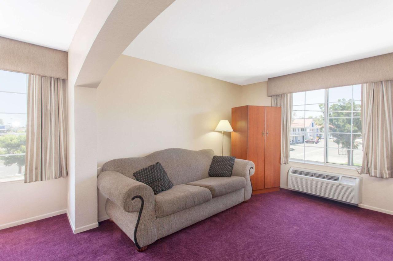  | Ramada by Wyndham Fresno Northwest