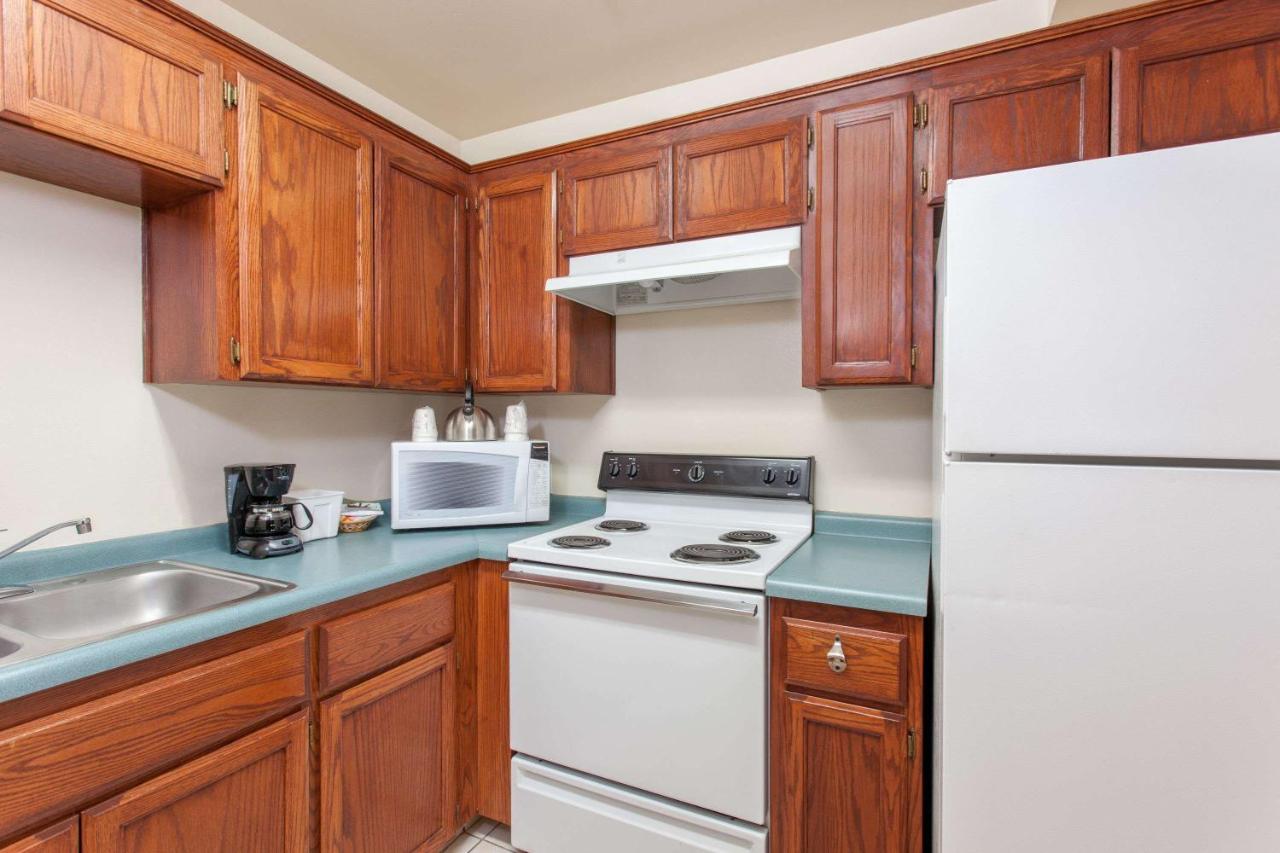 | Ramada by Wyndham Fresno Northwest