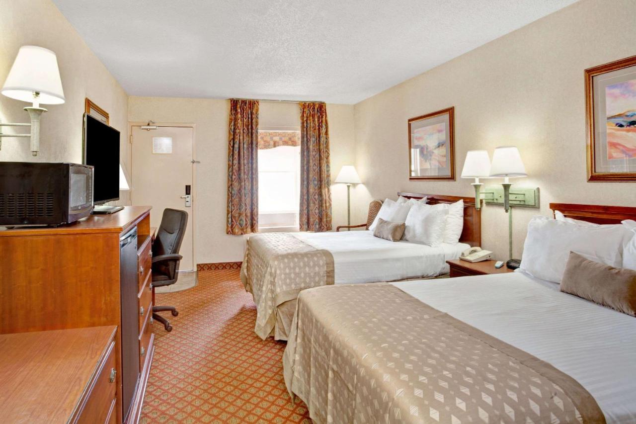 Double Room with Two Double Beds - Smoking at Ramada by Wyndham West Memphis