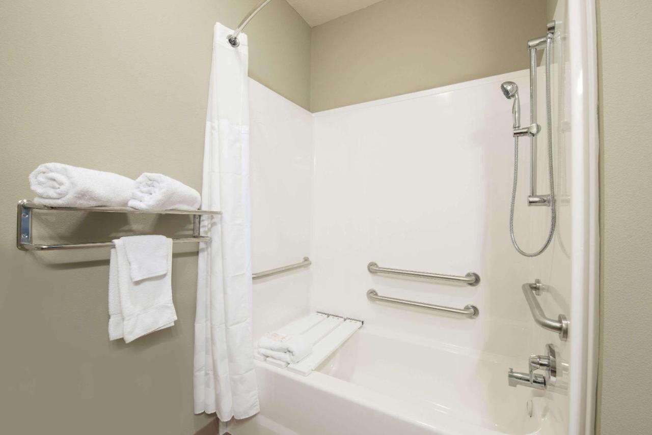 King Room - Disability Access - Non-Smoking at Bakken Airport XWA Hotel & Studios