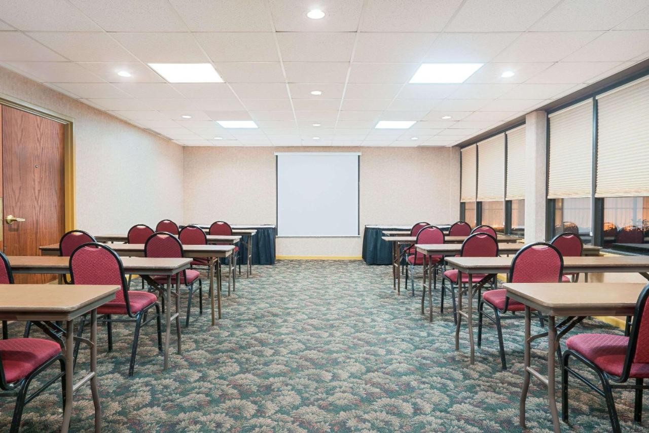  | Ramada Hotel & Conference Center by Wyndham Plymouth